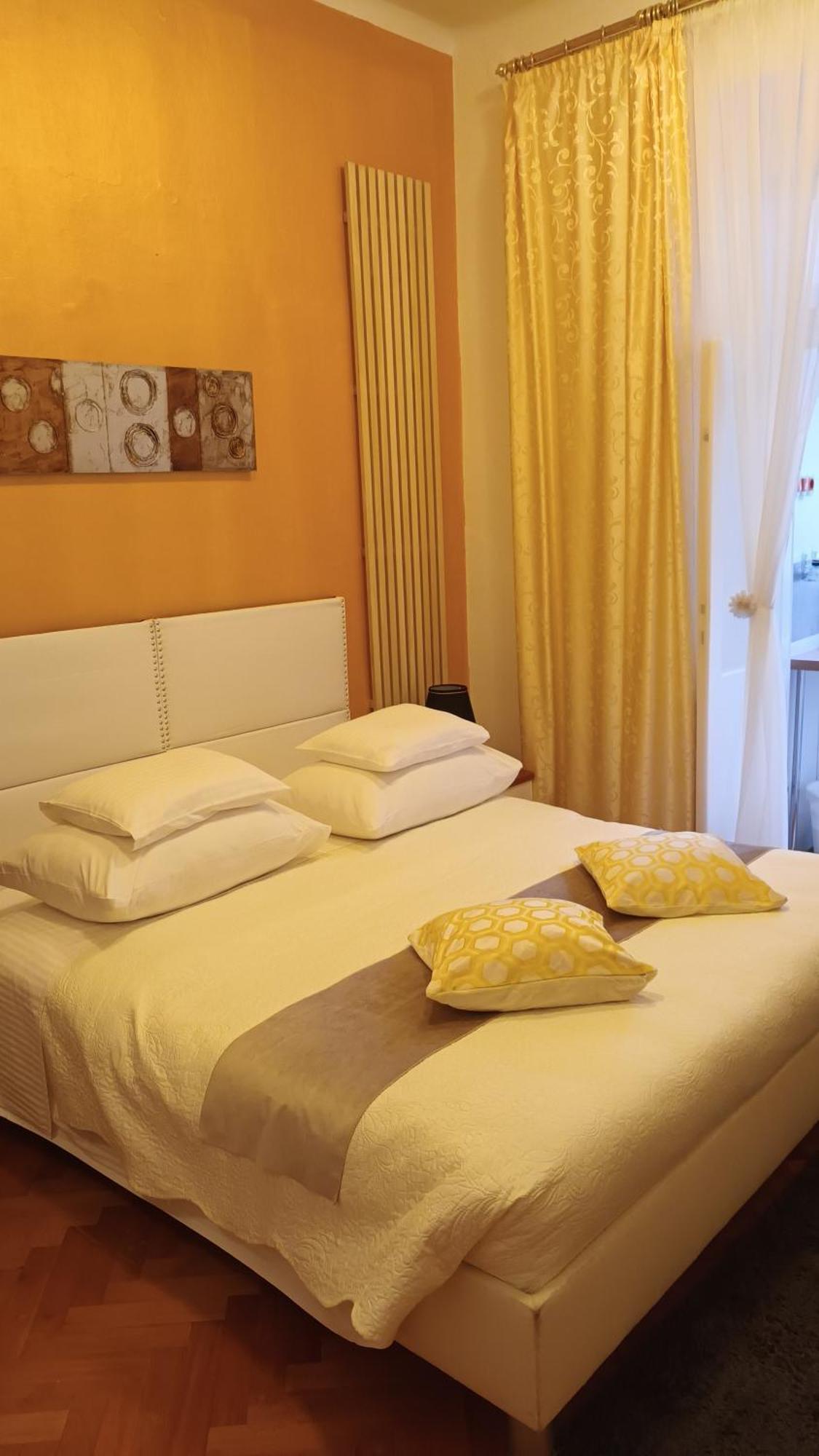 Guesthouse Vrlic Split Exterior photo