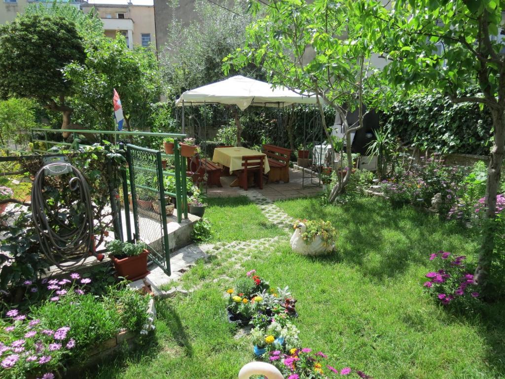 Guesthouse Vrlic Split Exterior photo